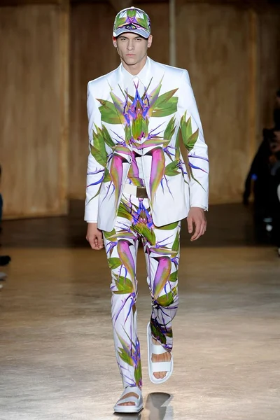 Look 5